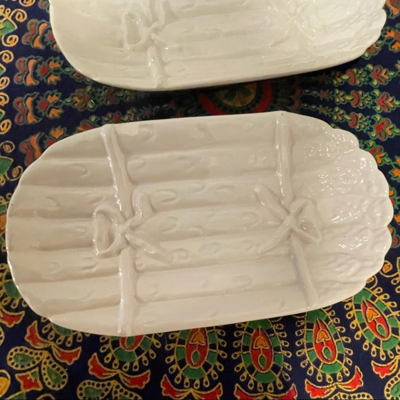 Vintage white Asparagus Plates set of 2. EUC!! - Picture 5 of 7